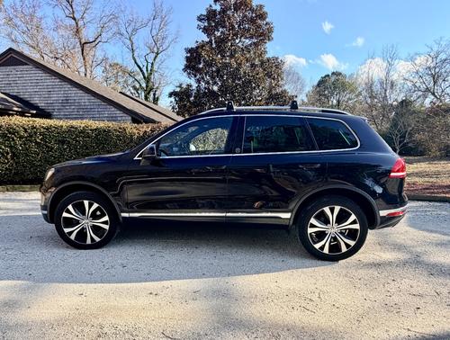 2017 Volkswagen Touareg V6 Wolfsburg Edition