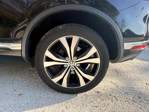 2017 Volkswagen Touareg V6 Wolfsburg Edition