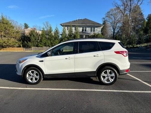 White 2014 Ford Escape SE