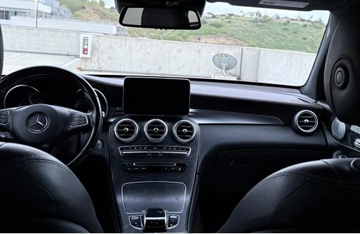 2017 Mercedes-Benz GLC 300 Base