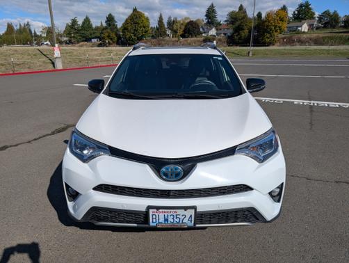 2018 Toyota RAV4 Hybrid SE