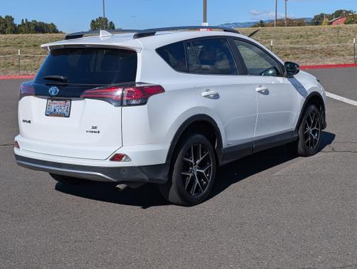 2018 Toyota RAV4 Hybrid SE