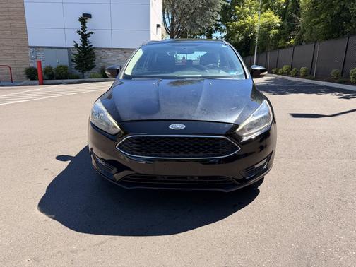 Black 2017 Ford Focus SEL