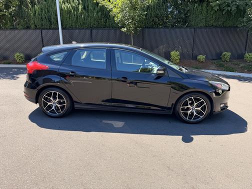 Black 2017 Ford Focus SEL