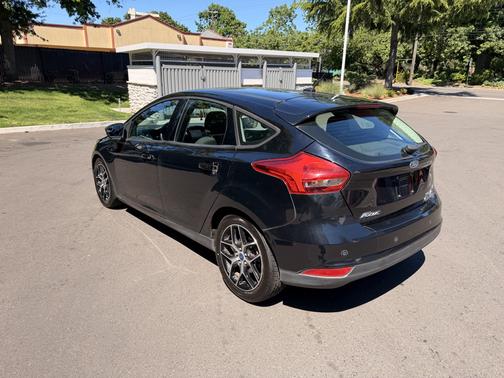Black 2017 Ford Focus SEL
