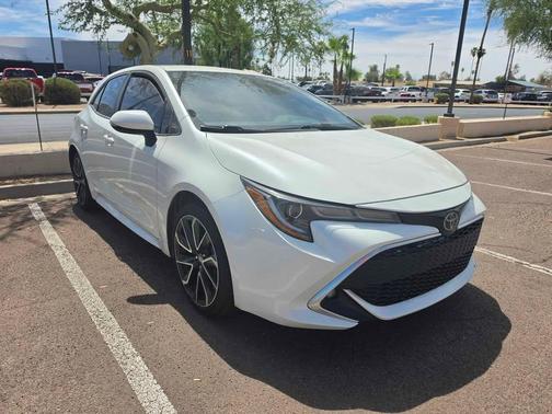 White 2019 Toyota Corolla Hatchback XSE
