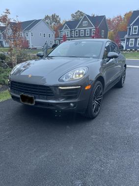 Gray 2018 Porsche Macan Macan