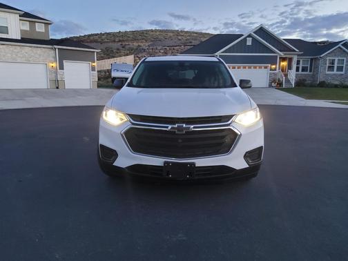 White 2021 Chevrolet Traverse LS