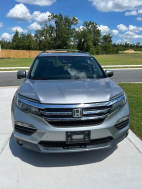 Gray 2018 Honda Pilot Touring