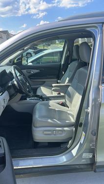 Gray 2018 Honda Pilot Touring