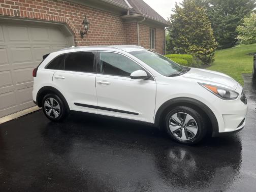 2017 Kia Niro LX