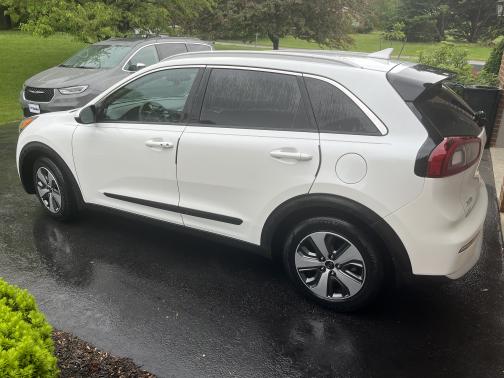 2017 Kia Niro LX