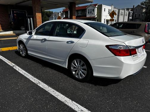 White 2014 Honda Accord EX
