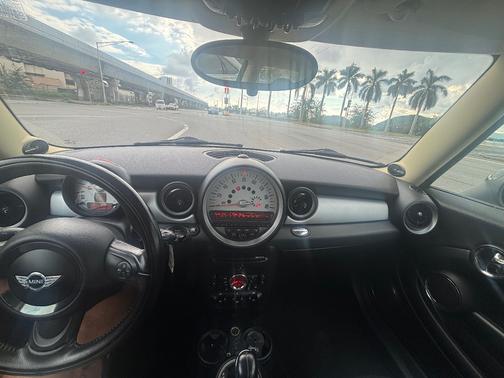 2011 MINI Cooper Clubman Base