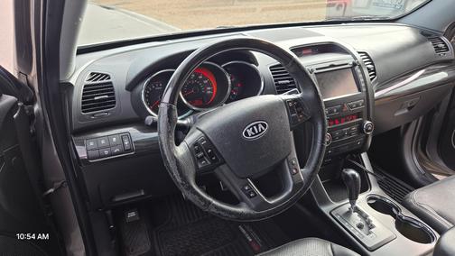 Gray 2012 Kia Sorento SX