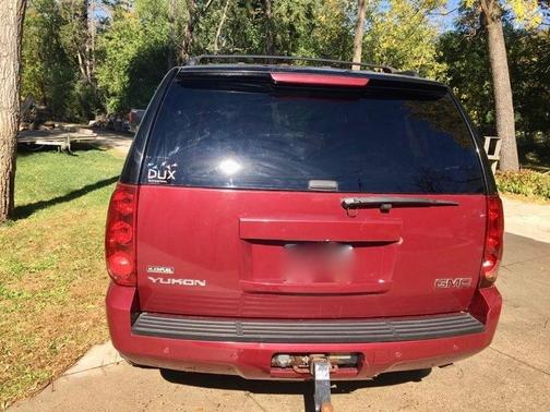 Red 2007 GMC Yukon SLT