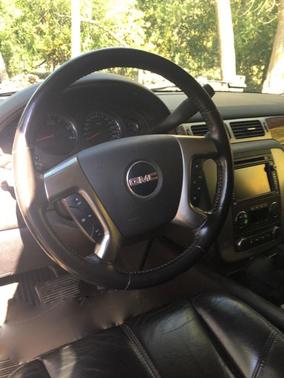 Red 2007 GMC Yukon SLT