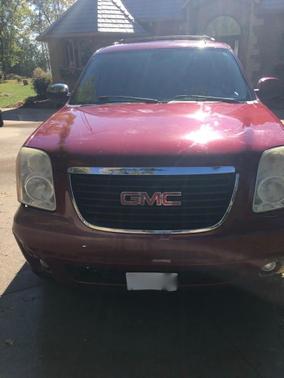 Red 2007 GMC Yukon SLT