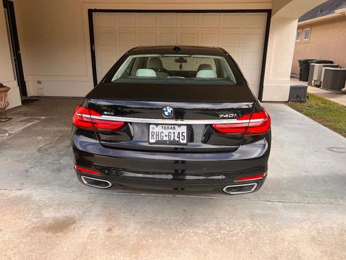 Black 2018 BMW 740 i xDrive