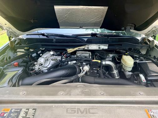 White 2017 GMC Sierra 2500 Denali