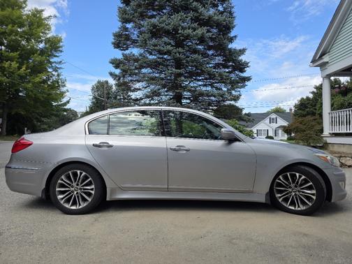 2012 Hyundai Genesis 3.8
