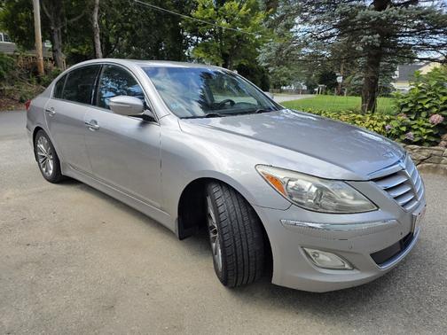 2012 Hyundai Genesis 3.8
