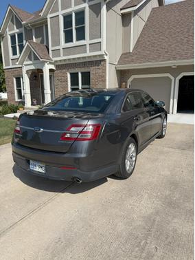 2017 Ford Taurus Limited