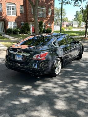 Blue 2015 Nissan Altima 2.5 SV