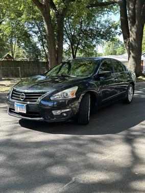 Blue 2015 Nissan Altima 2.5 SV