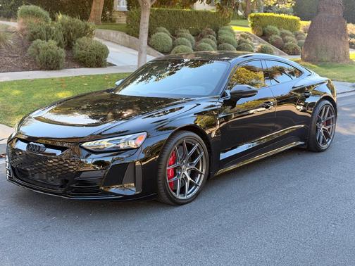Black 2022 Audi RS e-tron GT Base