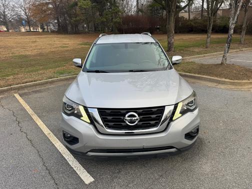 2018 Nissan Pathfinder SV