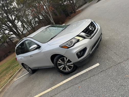 2018 Nissan Pathfinder SV
