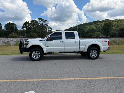 White 2015 Ford F-250 King Ranch