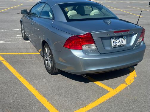 Blue 2013 Volvo C70 T5