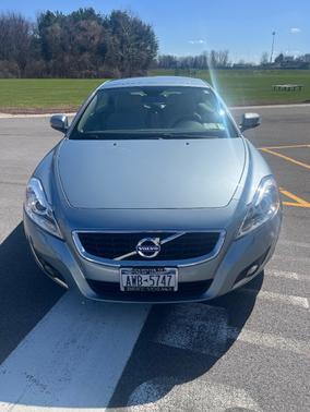 Blue 2013 Volvo C70 T5