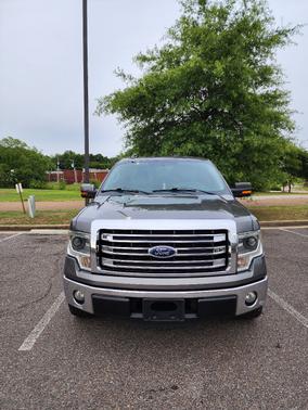 Gray 2013 Ford F-150 Lariat