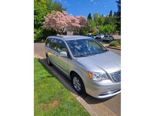 2012 Chrysler Town & Country Touring