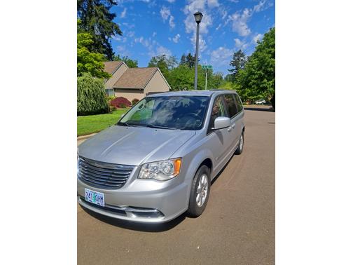 2012 Chrysler Town & Country Touring