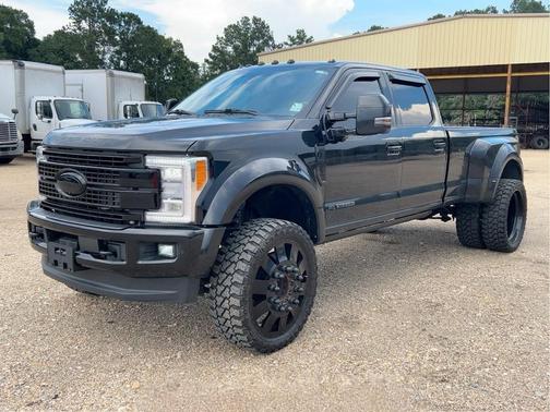 Black 2018 Ford F-450 Platinum