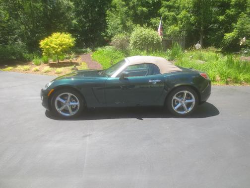 Green 2007 Saturn Sky Base