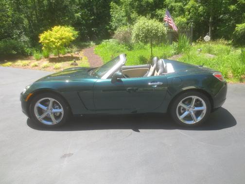 Green 2007 Saturn Sky Base