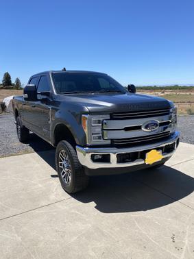 Photo 3 of 7 of 2019 Ford F-250 Lariat