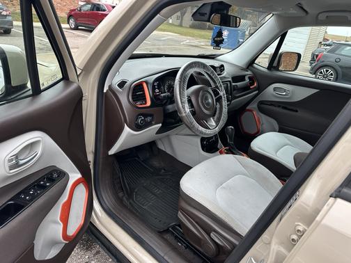 Beige 2015 Jeep Renegade Latitude