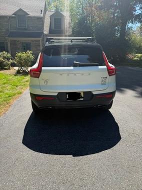 White 2020 Volvo XC40 T5 R-Design