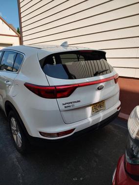 White 2018 Kia Sportage LX