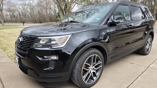 Black 2018 Ford Explorer Sport