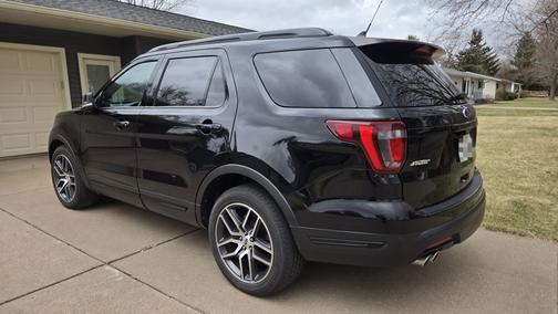 Black 2018 Ford Explorer Sport