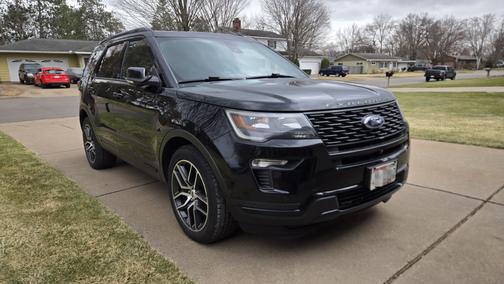 Black 2018 Ford Explorer Sport