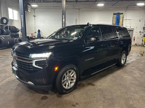 2022 Chevrolet Suburban LT