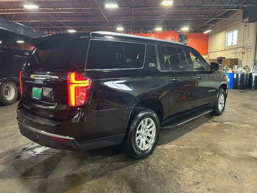 2022 Chevrolet Suburban LT